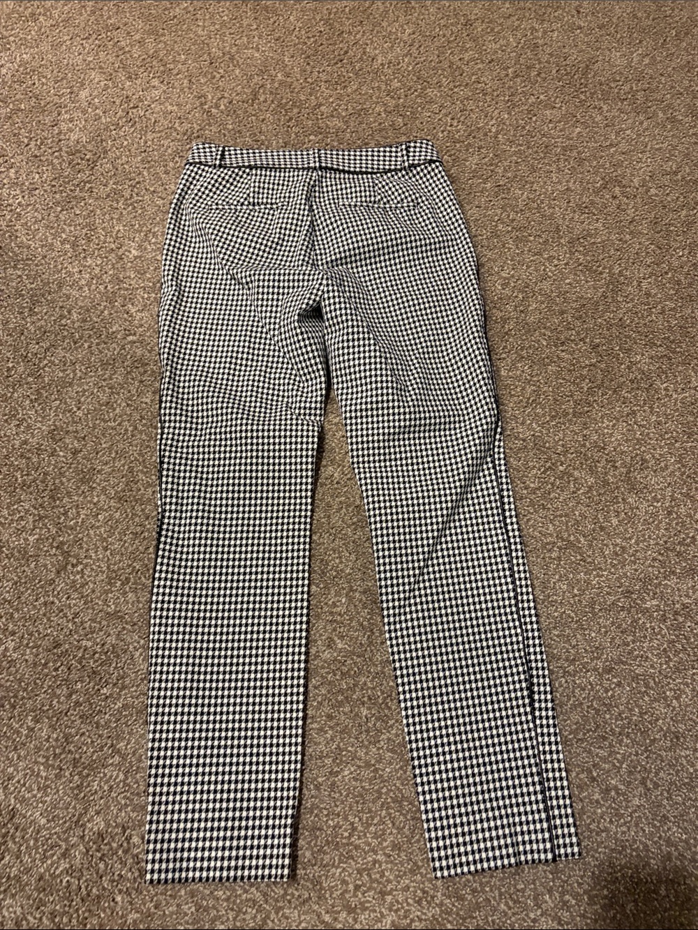 Banana Republic Black and White Houndstooth Ankle Pants - Picture 3 of 4